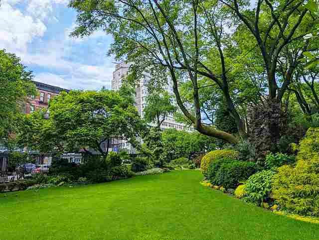 ニューヨーク 美しいバラの秘密の花園 Jefferson Market Garden
