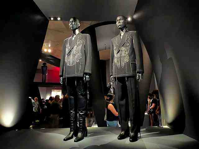 メトロポリタン美術館 ファッション展 2025「ブラックダンディズム