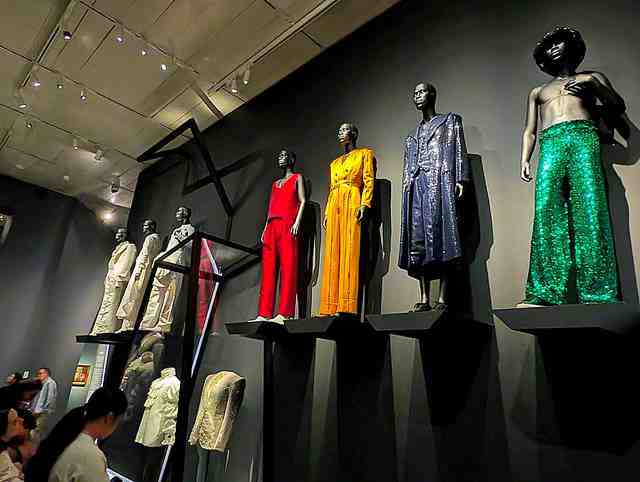 メトロポリタン美術館 ファッション展 2025「ブラックダンディズム