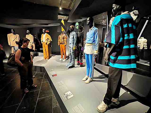 メトロポリタン美術館 ファッション展 2025「ブラックダンディズム
