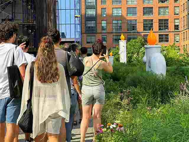 ニューヨーク夏のハイライン High Line！巨大ハト 足の噴水 ピラミッド