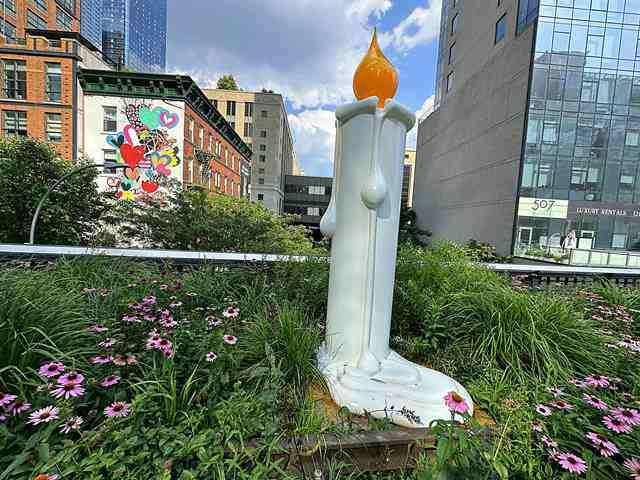 ニューヨーク夏のハイライン High Line！巨大ハト 足の噴水 ピラミッド