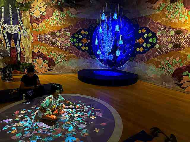 入場無料！NY アートデザイン美術館 ジョナサン・アドラー陶磁器