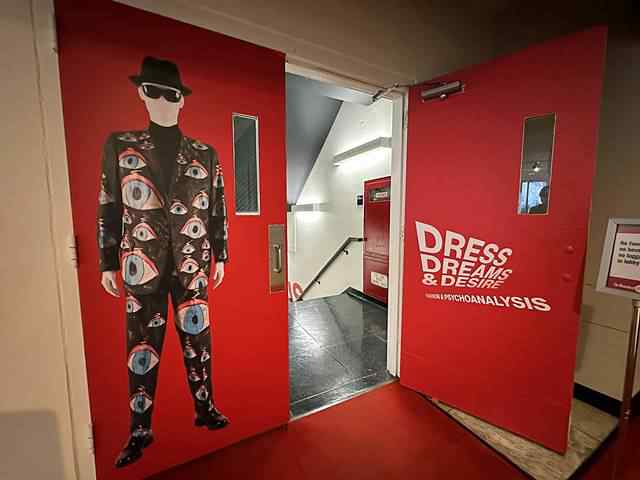 ニューヨーク FITミュージアムのファッション特別展 Dress, Dreams