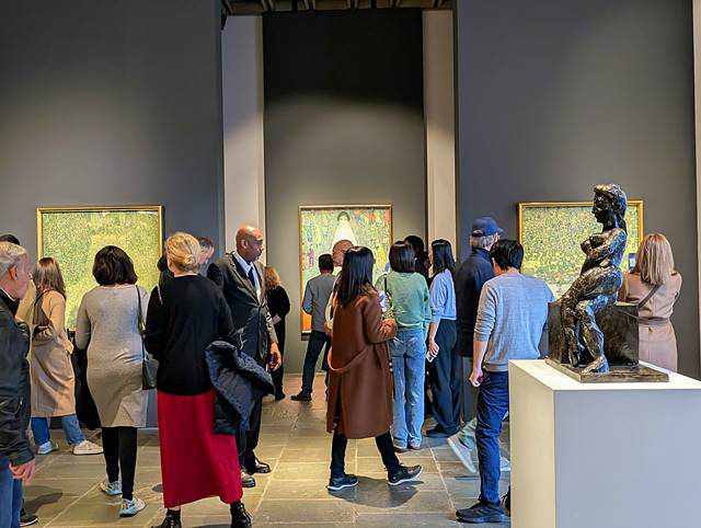 サザビーズ Sotheby's New York 美術館のような新ギャラリーで注目の